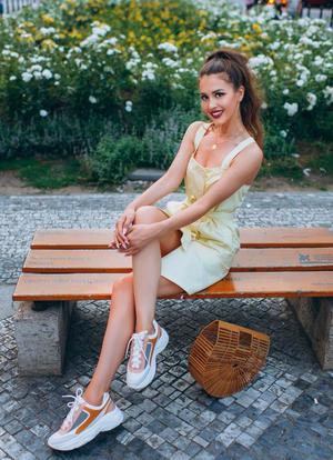 Anna Buzova